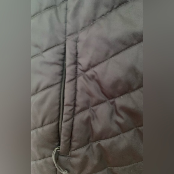 The North Face Women's Plush Gray Vest Reversible - Picture 5 of 9